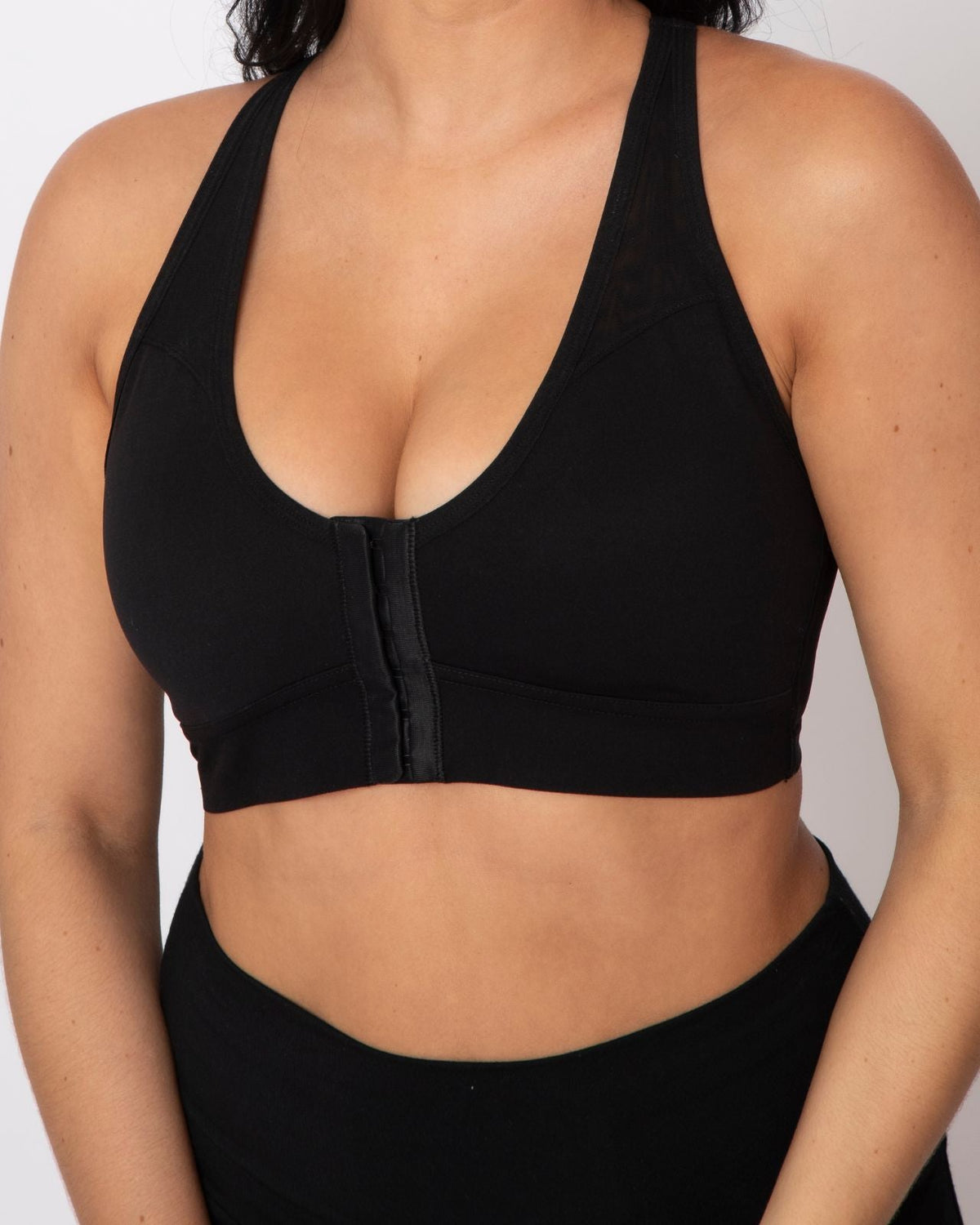 Bianca Pocketed Front Closure Sports Bra