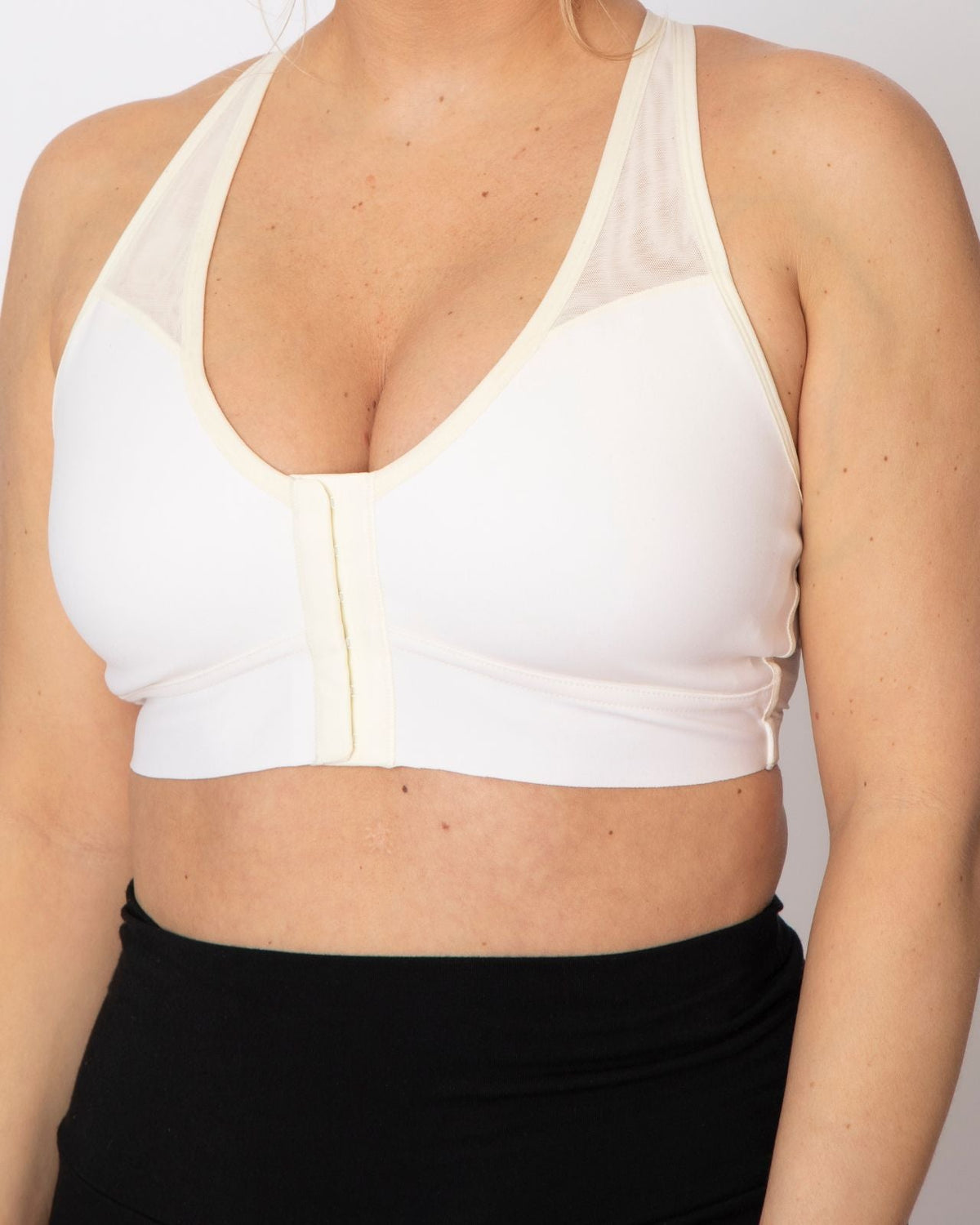 Bianca Pocketed Front Closure Sports Bra