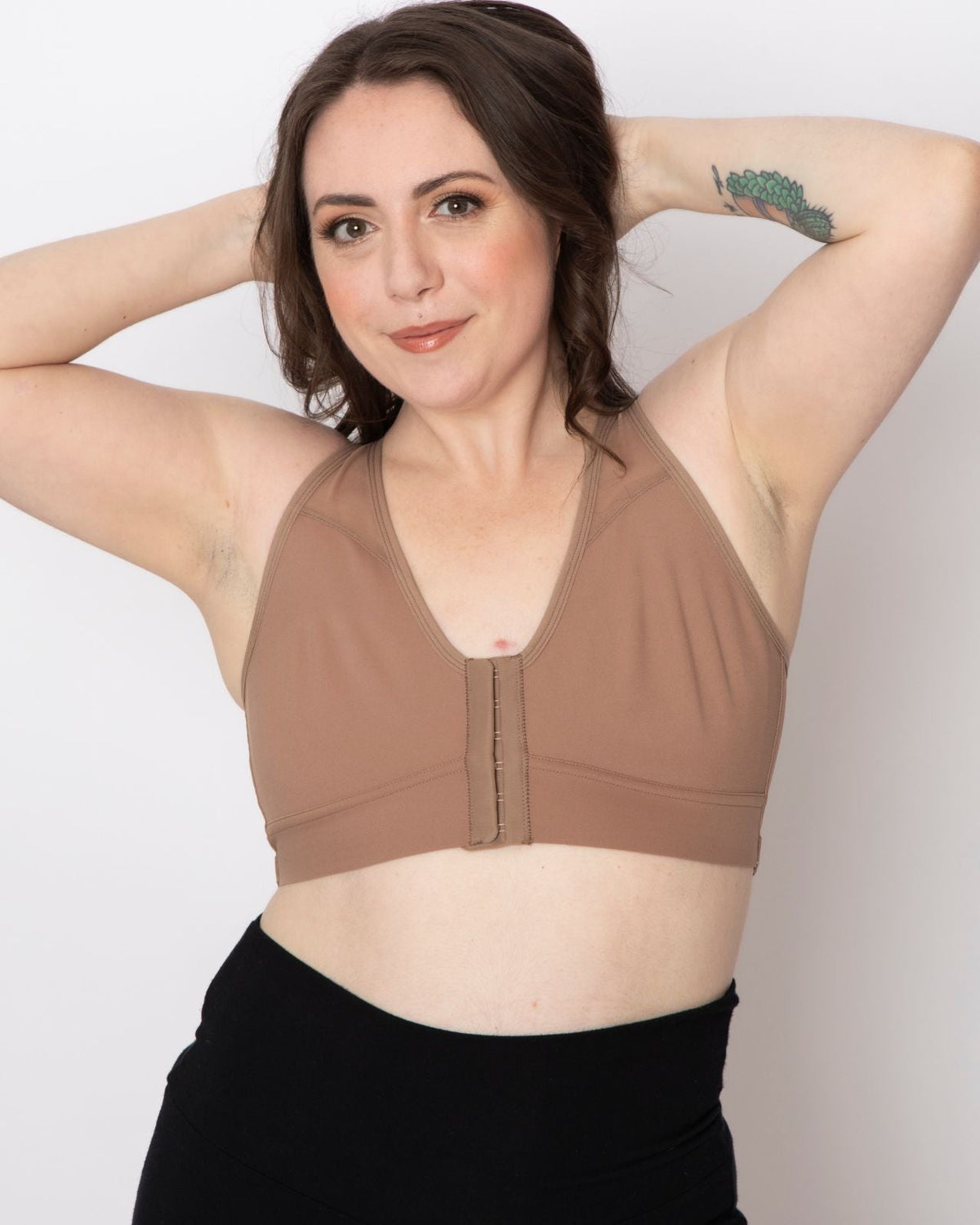 Bianca Pocketed Front Closure Sports Bra