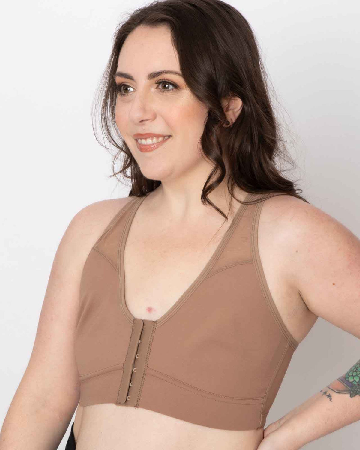 Bianca Pocketed Front Closure Sports Bra