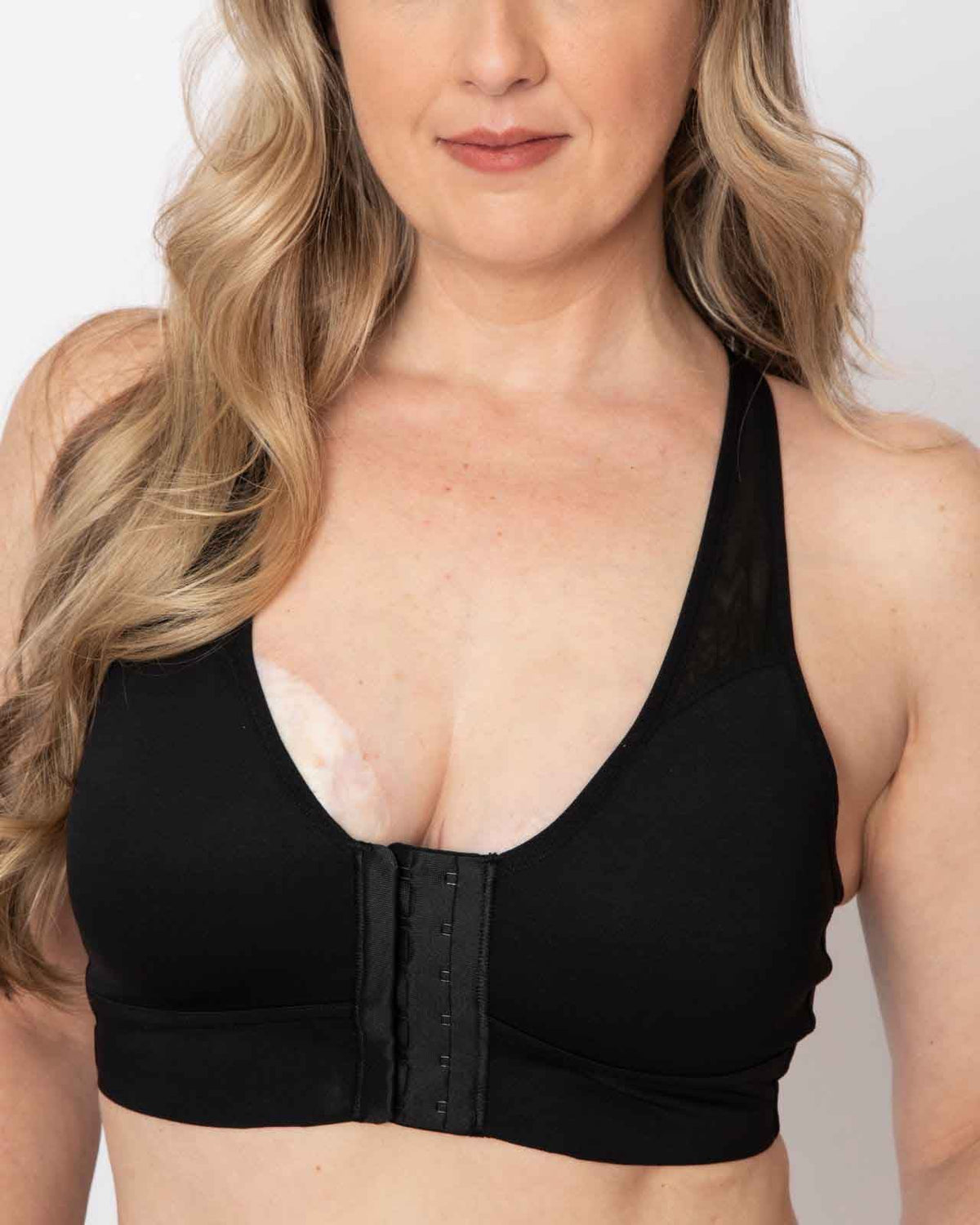 Bianca Pocketed Front Closure Sports Bra