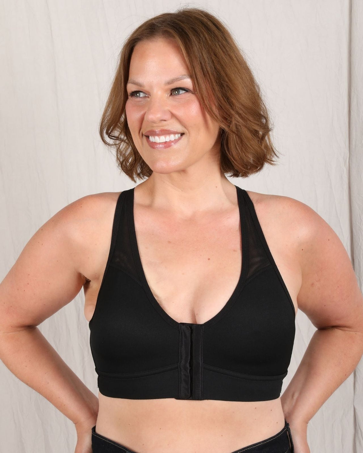 Bianca Pocketed Front Closure Sports Bra