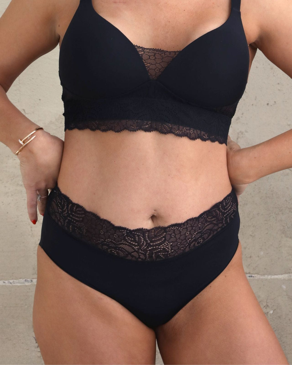 Lace Mid-Rise Brief